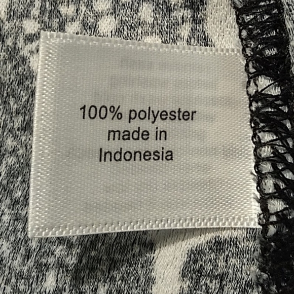 Lane Bryant Size 26/28 Lace Floral pattern Short Sleeve Lace Up Back Top Blouse - Picture 7 of 13